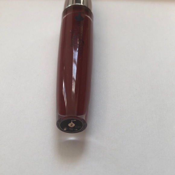 Mirenesse Glossy Lip Bomb in Shade 2 - Picture 4 of 8